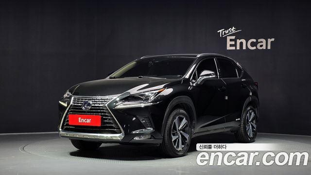 Lexus NX 300h Supreme - фото 0