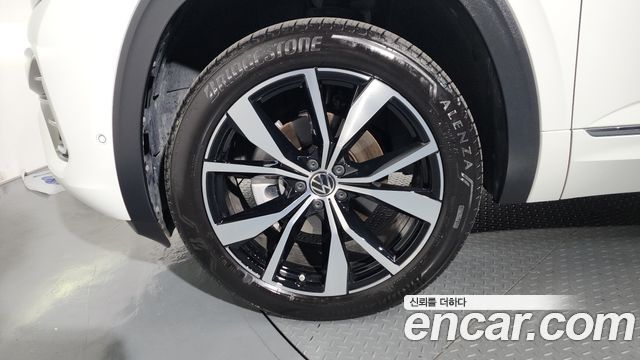Volkswagen Atlas 2.0 TSI R-LINE 7-Seater - фото 4