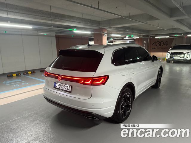 Volkswagen Touareg 3-го поколения 3.0 TDI Prestige - фото 1