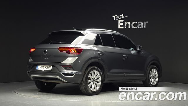 Volkswagen T-Roc 2.0 TDI Premium - фото 1