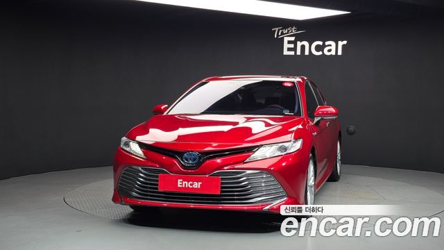 Toyota Camry XV70 2.5 XLE Hybrid - фото 2