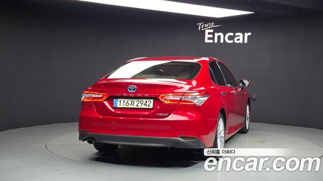Toyota Camry XV70 2.5 XLE Hybrid - фото 3