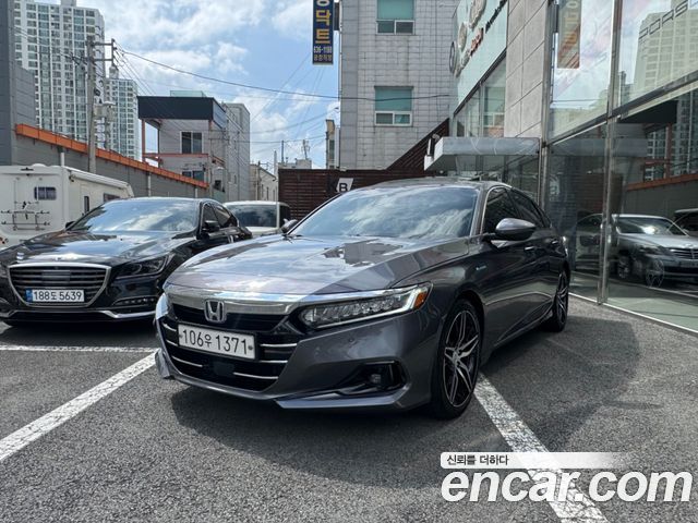 Honda Accord 10-го поколения 2.0 Hybrid Touring - фото 0