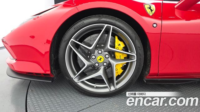 Ferrari F8 Spider 3.9 V8 - фото 4