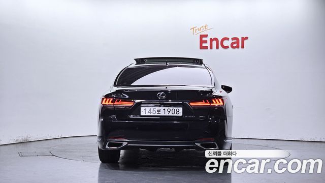 Lexus LS 500 3.5 Luxury AWD - фото 3