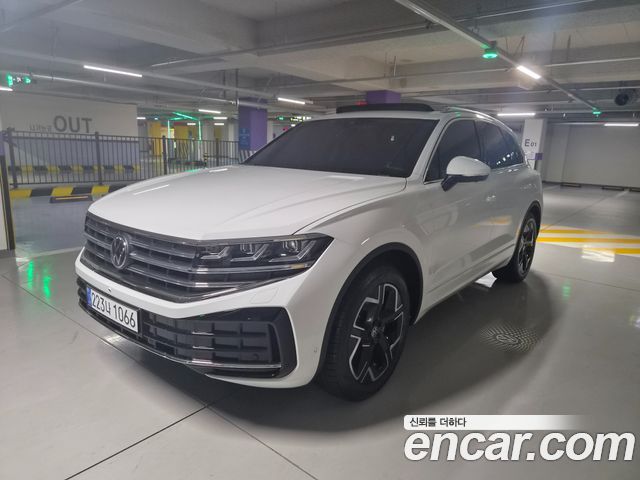 Volkswagen Touareg 3-го поколения 3.0 TDI Prestige - фото 0