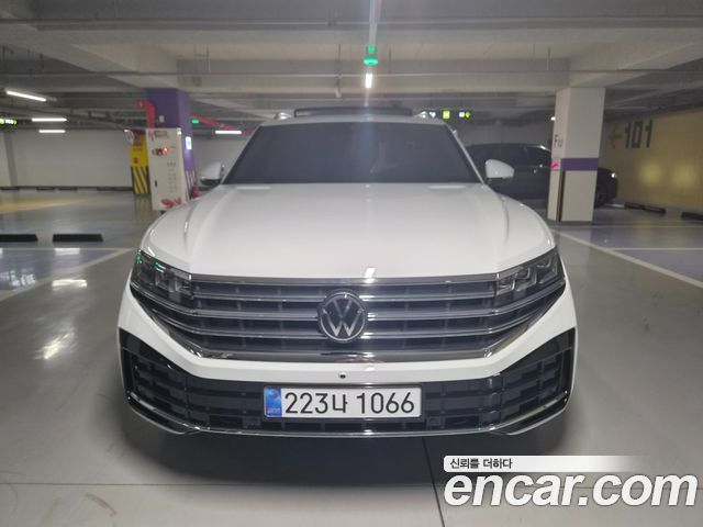 Volkswagen Touareg 3-го поколения 3.0 TDI Prestige - фото 2