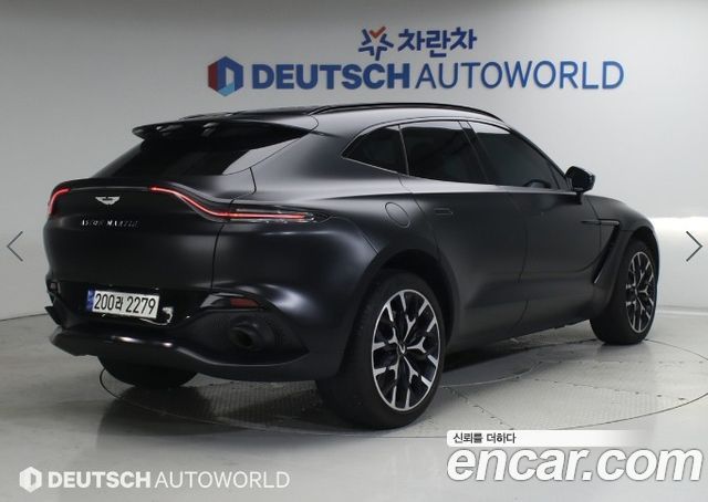 Aston Martin DBX 4.0 V8 - фото 1