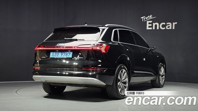 Audi e-Tron 55 Quattro - фото 1