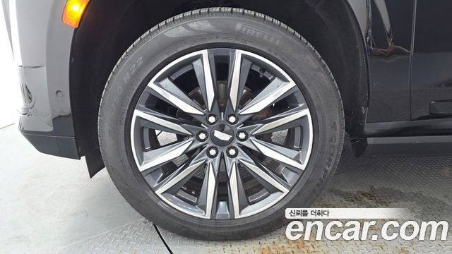 Cadillac Escalade 5-го поколения 6.2 Sports Platinum - фото 4