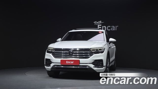 Volkswagen Touareg 3-го поколения 3.0 TDI Prestige - фото 2