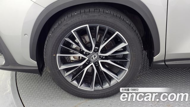 Lexus NX 350h 2-го поколения Luxury - фото 4