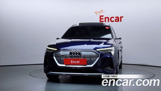 Audi e-Tron 55 Quattro Sportback - фото 2