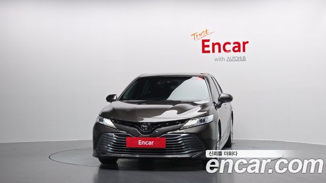 Toyota Camry XV70 2.5 - фото 2