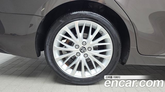 Toyota Camry XV70 2.5 - фото 4