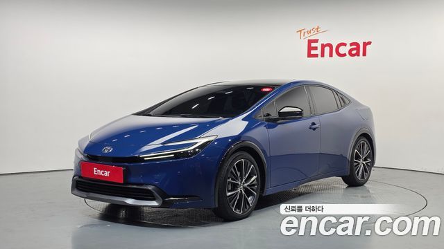 Toyota Prius 5-го поколения 2.0 XLE - фото 0
