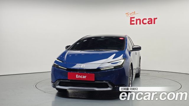 Toyota Prius 5-го поколения 2.0 XLE - фото 2