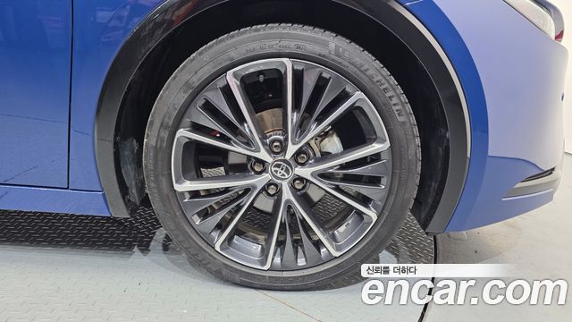 Toyota Prius 5-го поколения 2.0 XLE - фото 4