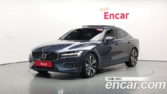 Volvo S60 3-го поколения B5 Ultimate Bright - фото 0