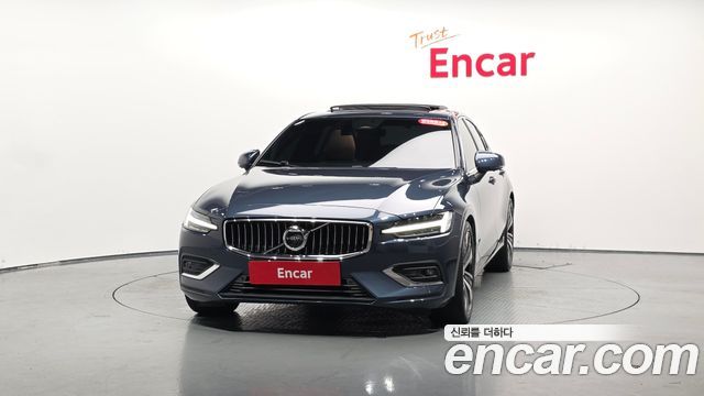 Volvo S60 3-го поколения B5 Ultimate Bright - фото 2