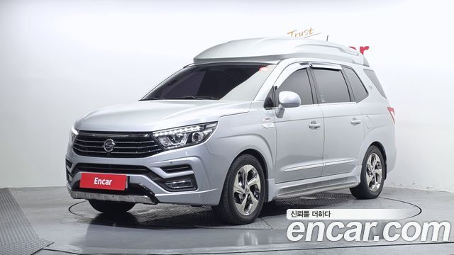 SsangYong Korando Turismo 4WD Chateau 9-seater High-roof - фото 0