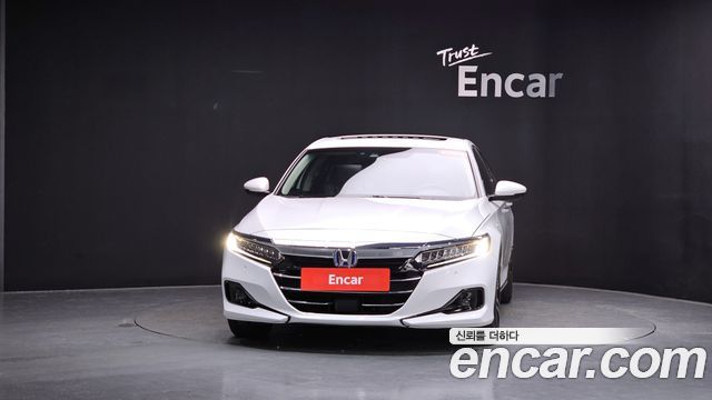 Honda Accord 10-го поколения 2.0 Hybrid Touring - фото 1