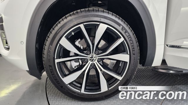 Volkswagen Atlas 2.0 TSI R-LINE 7-Seater - фото 4