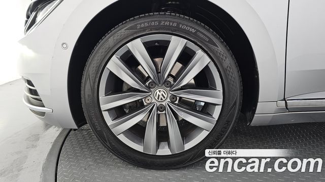 Volkswagen Arteon 2.0 TDI Premium - фото 4
