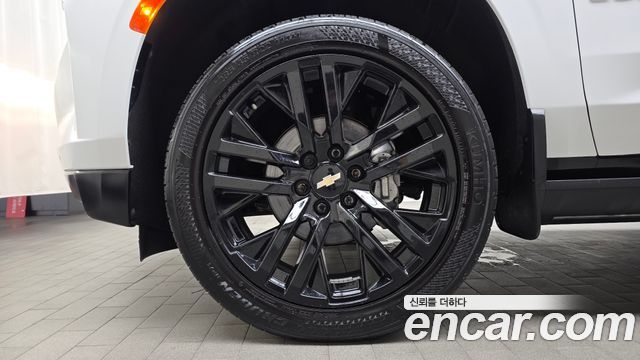 Chevrolet Surburban 6.2 - фото 4