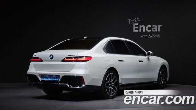 BMW i7 G70 xDrive 60 M sport - фото 1