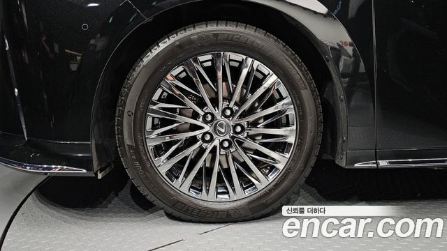 Lexus LM 2-го поколения 500h Executive - фото 4