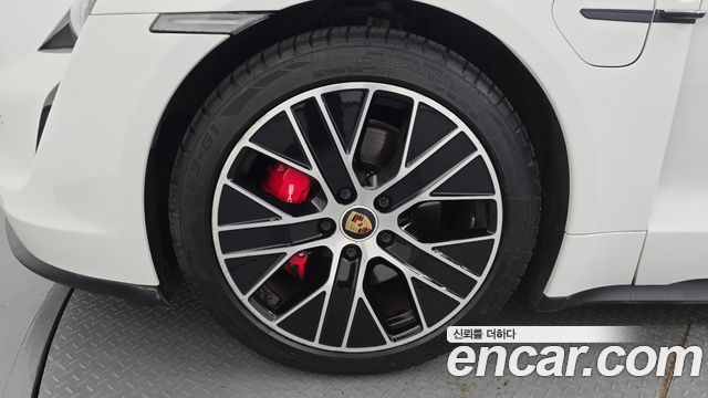 Porsche Taycan 4S - фото 4