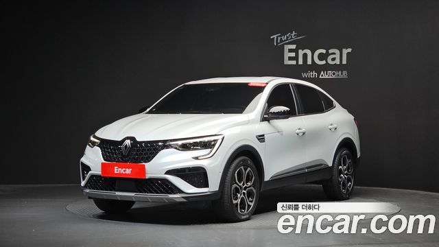 Renault Samsung Arkana 1.6 E-TECH Iconic - фото 0