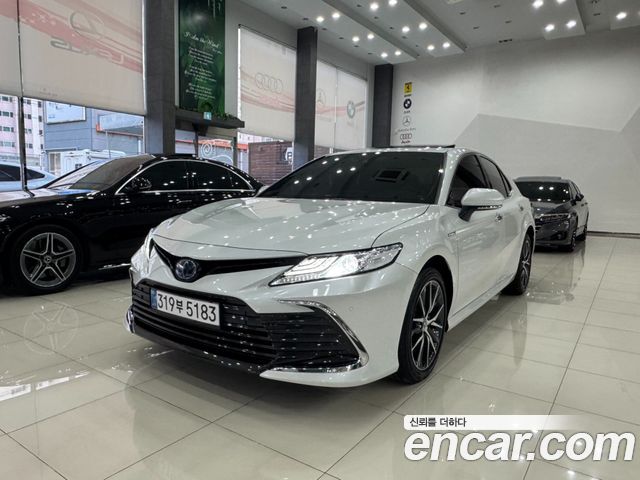 Toyota Camry XV70 2.5 XLE Hybrid - фото 0