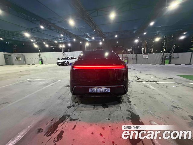 Tesla Model Y L Long Range AWD - фото 3