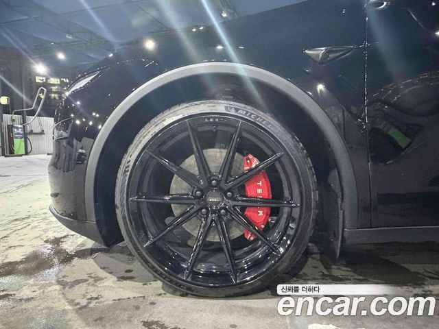 Tesla Model Y L Long Range AWD - фото 4