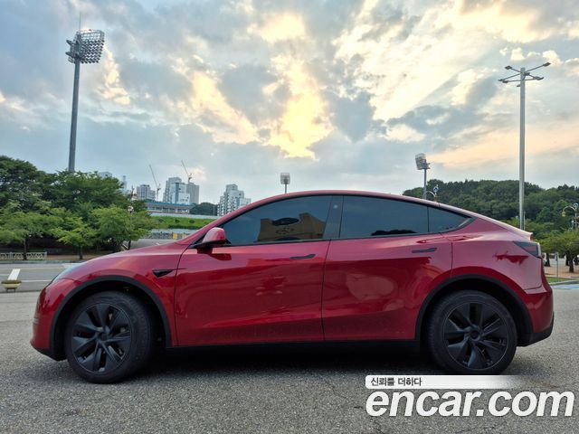 Tesla Model Y Long Range AWD - фото 4