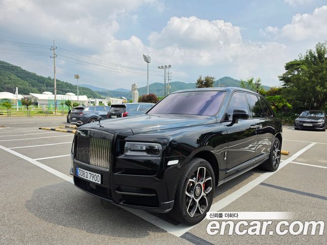 Rolls-Royce Cullinan 6.7 V12 Black Badge - фото 1