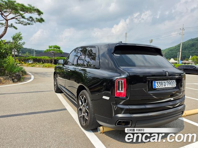 Rolls-Royce Cullinan 6.7 V12 Black Badge - фото 3