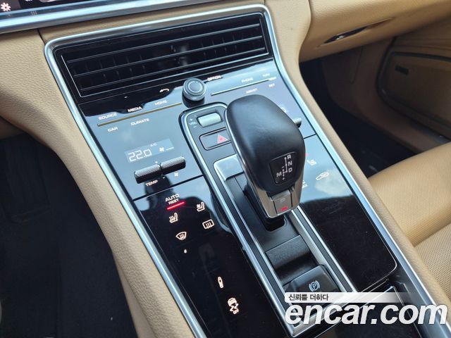 Porsche Panamera 3.0 AWD - фото 3