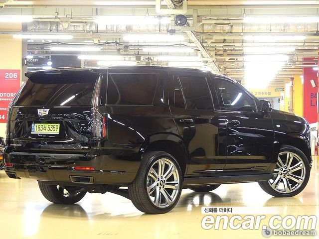 Cadillac Escalade 5-го поколения 6.2 Sports Platinum - фото 2