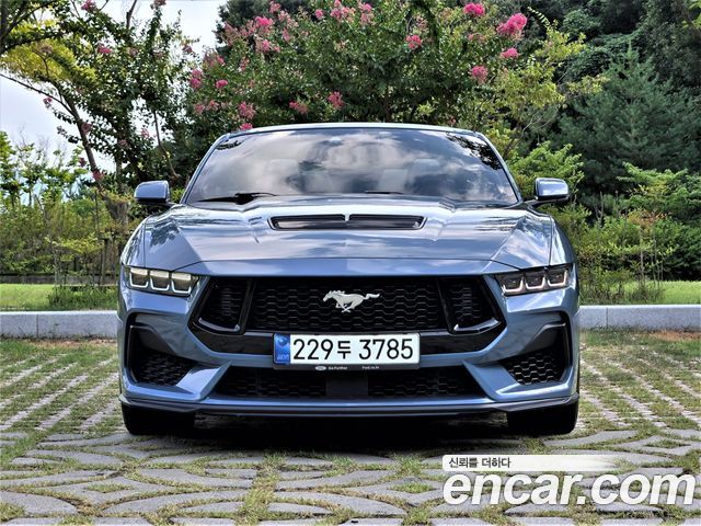 Ford Mustang 7-го поколения 5.0 GT Premium Convertible - фото 2