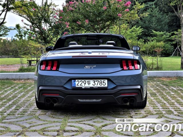 Ford Mustang 7-го поколения 5.0 GT Premium Convertible - фото 3