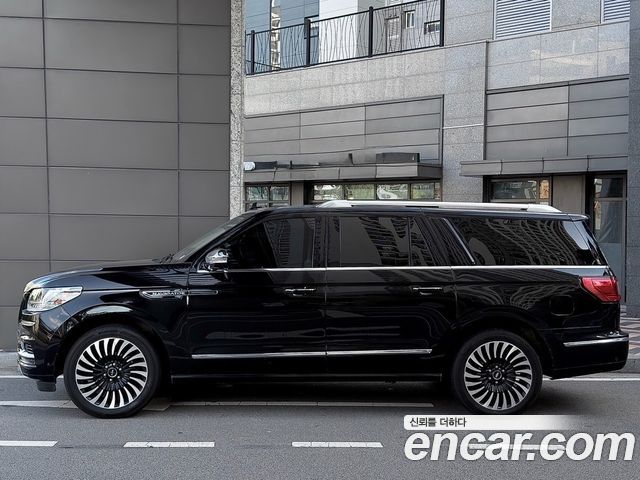 Lincoln Navigator 4-го поколения 3.5L Black Label - фото 2