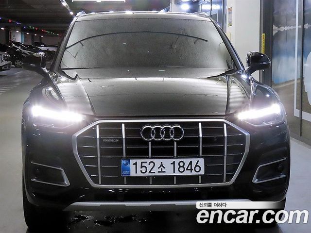 Audi Q5 FY 40 TDI Quattro - фото 0