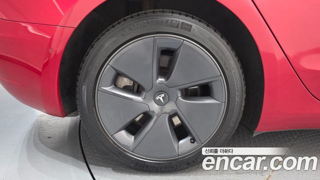 Tesla Model 3 Long Range AWD - фото 4
