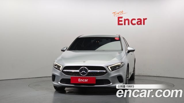 Mercedes-Benz A-Class W177 A200d Sedan - фото 2