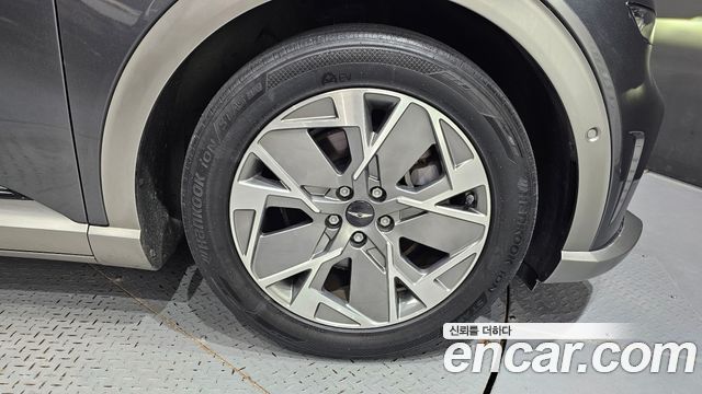 Genesis GV60 Standard - фото 4