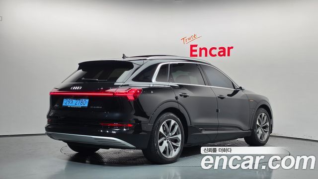 Audi e-Tron 55 Quattro - фото 0