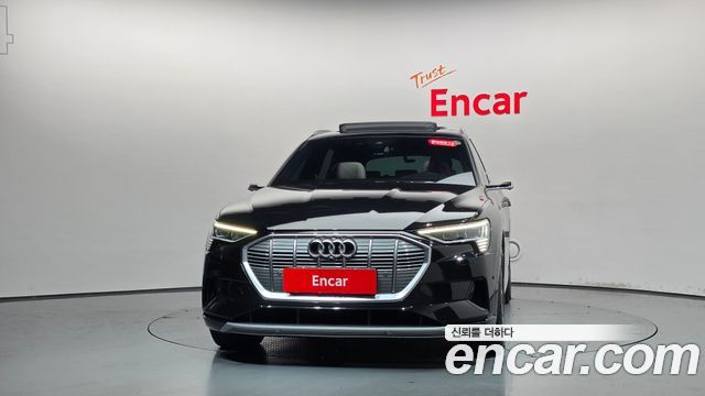 Audi e-Tron 55 Quattro - фото 1